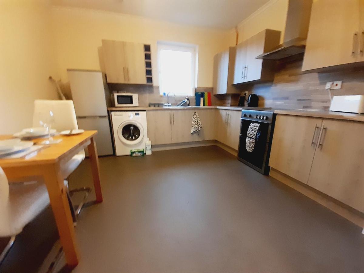 Carvetii - Vincent House - Large 3 Bedroom Apartment With On-Site Parking Lochgelly Экстерьер фото